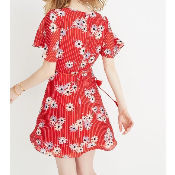 Madewell Button-Wrap Dress in Daisy Society - Picture 2 of 5